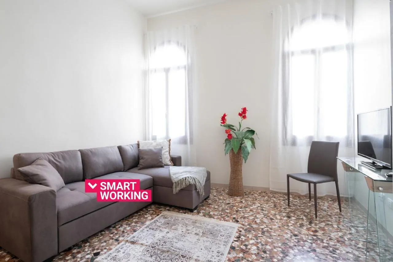 Accademia Charm Apartments By Wonderful Italy Venice