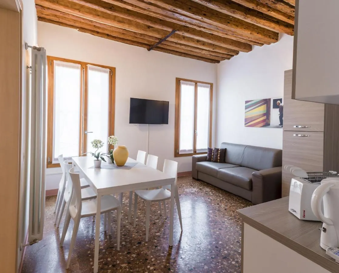Accademia Charm Apartments By Wonderful Italy Venice