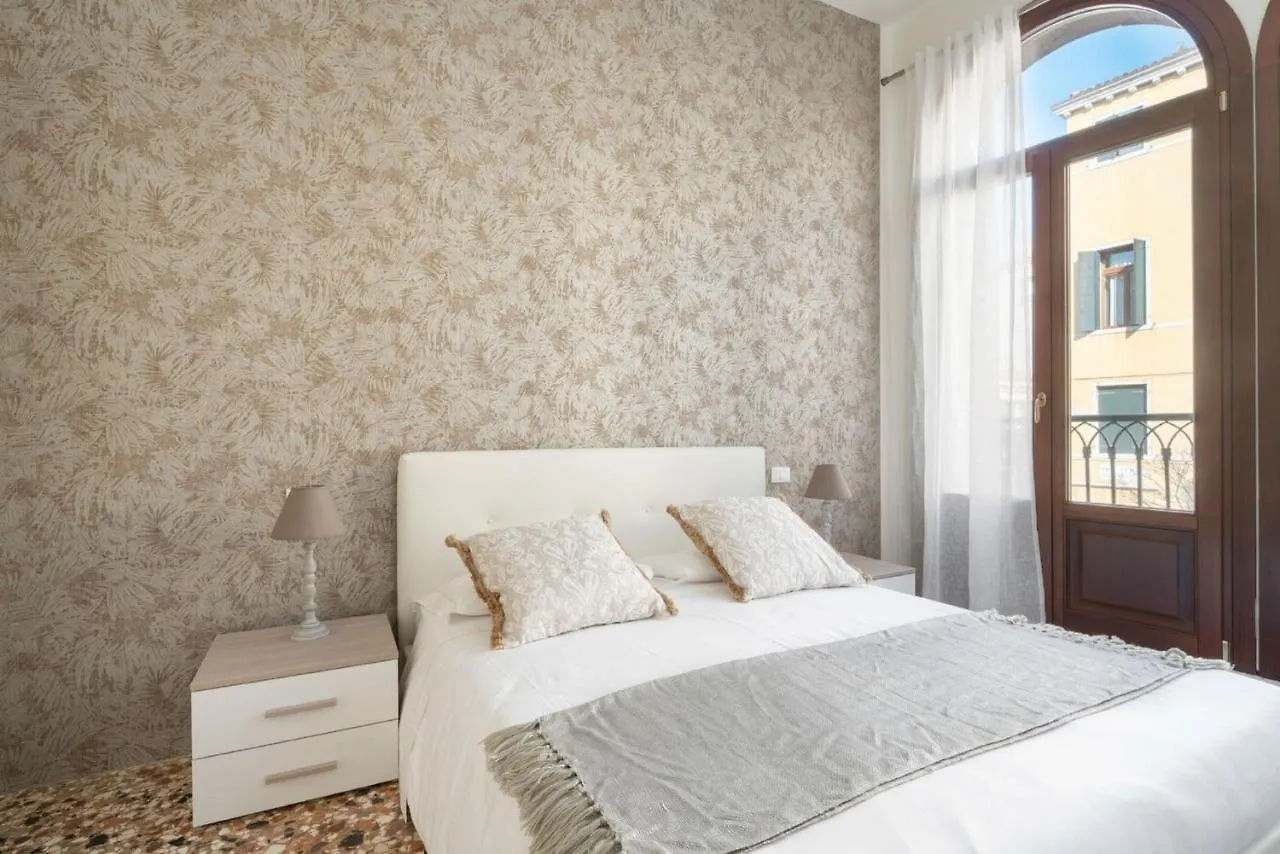 Accademia Charm Apartments By Wonderful Italy Venice