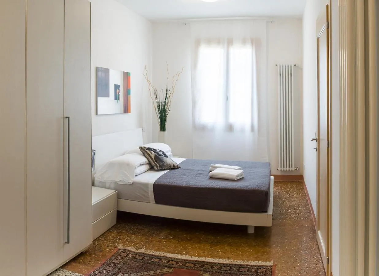 Accademia Charm Apartments By Wonderful Italy Venice