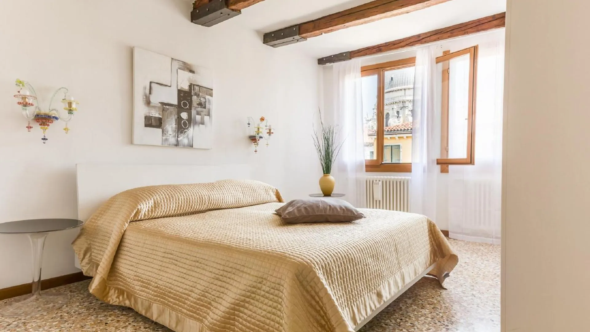 Accademia Charm Apartments By Wonderful Italy location