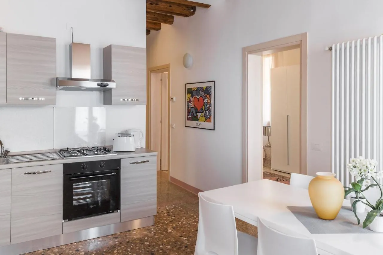 Accademia Charm Apartments By Wonderful Italy Venice