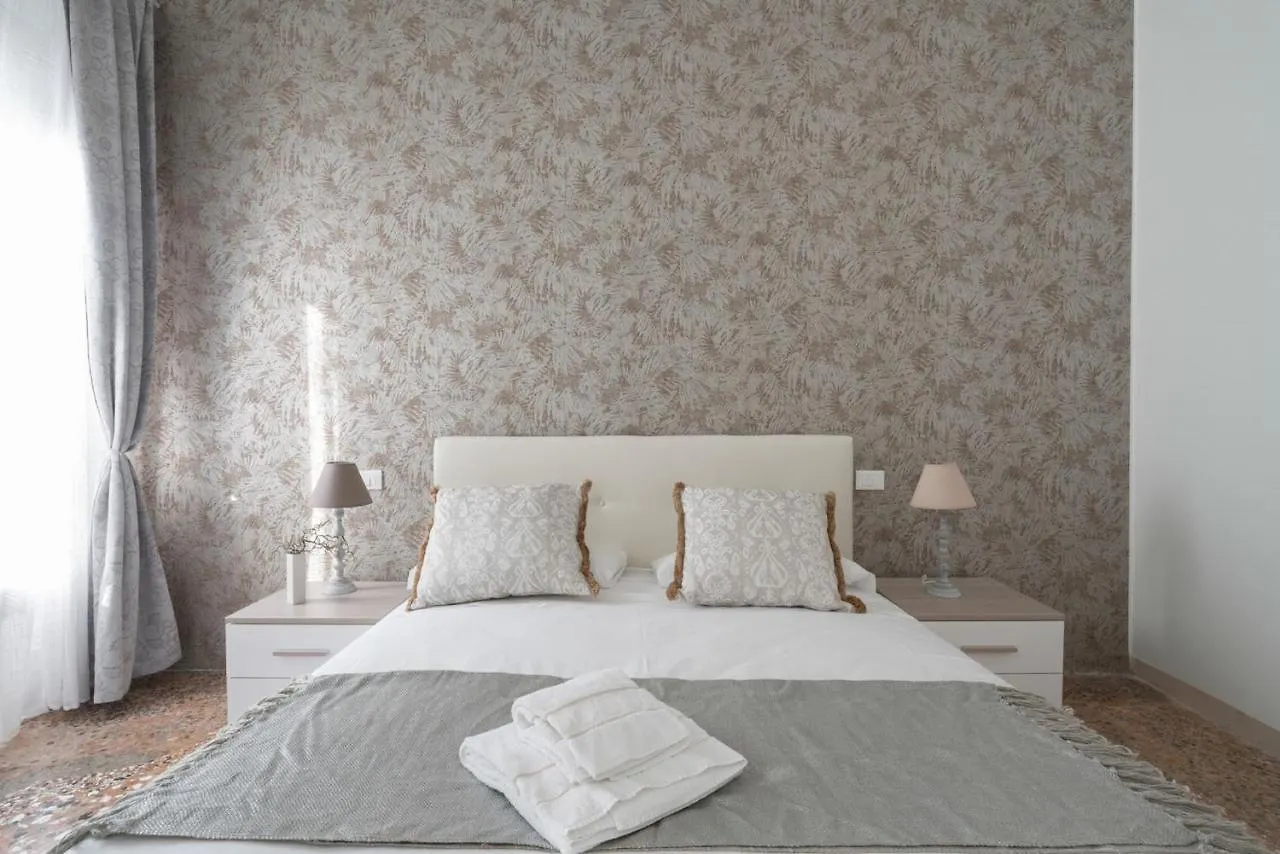 Accademia Charm Apartments By Wonderful Italy Venice